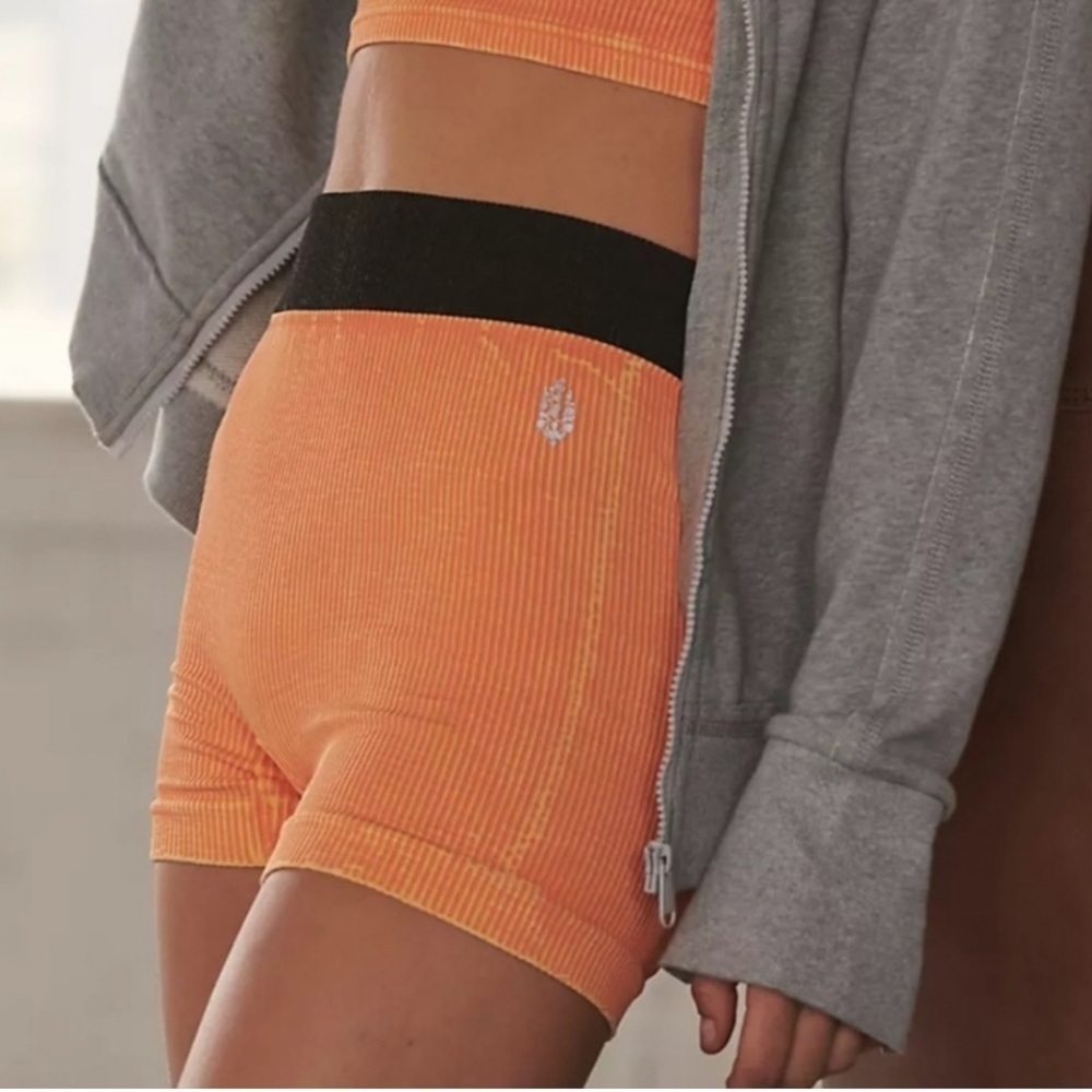 FREE PEOPLE Movement Prajna Seamless Shorts Peach Horizon M/L NWT - Picture 4 of 11